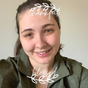 Meet your Posher, Crystal